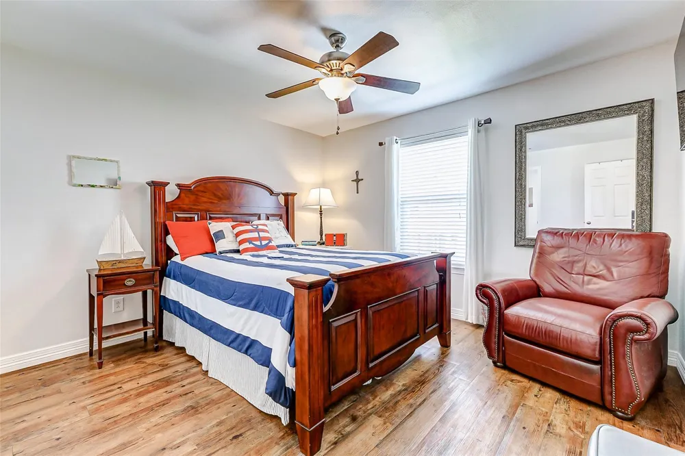 862 Holiday Crystal Beach, TX 77650