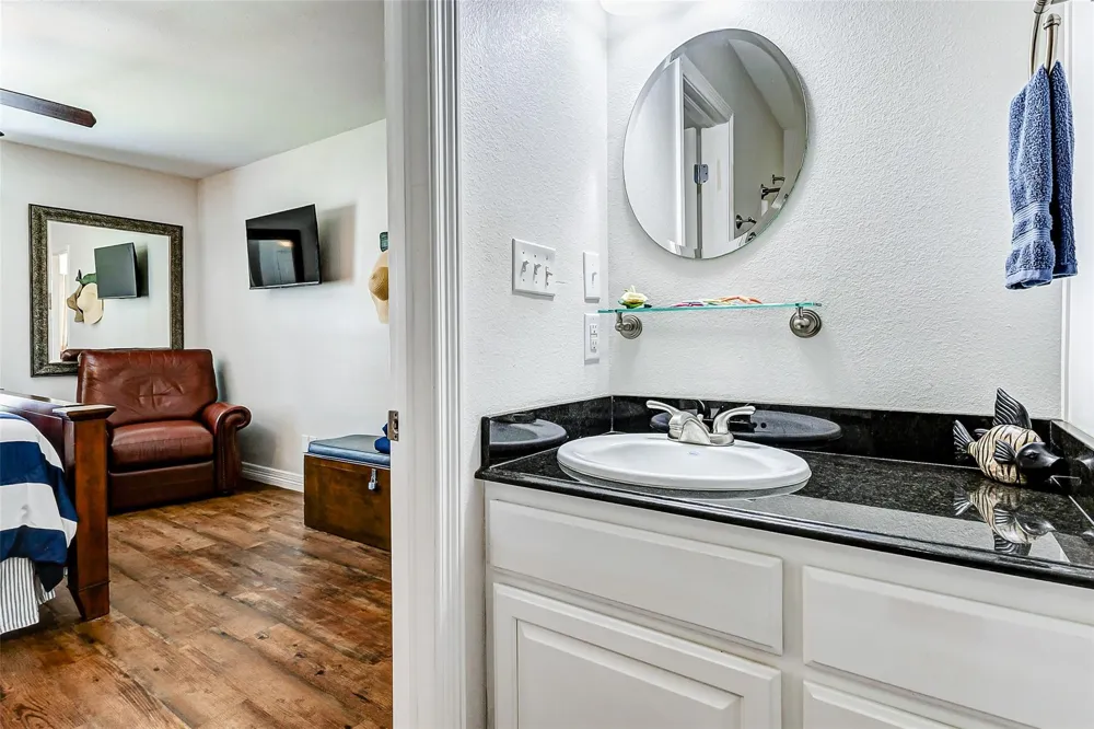 862 Holiday Crystal Beach, TX 77650