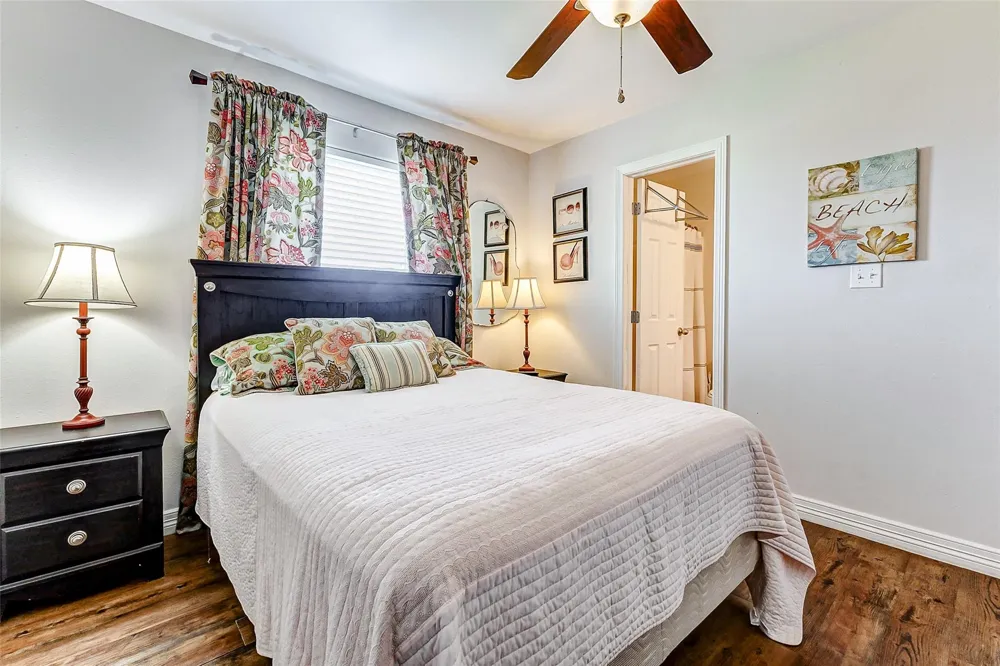 862 Holiday Crystal Beach, TX 77650