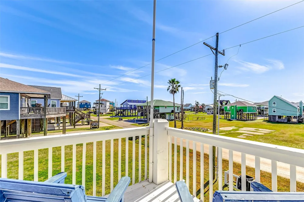 862 Holiday Crystal Beach, TX 77650