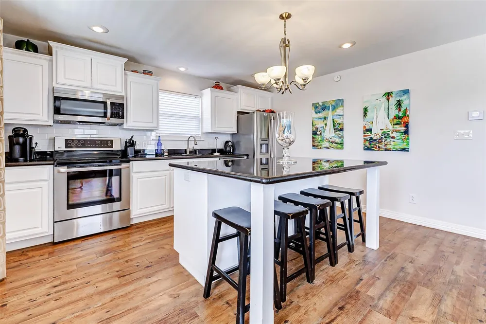 862 Holiday Crystal Beach, TX 77650