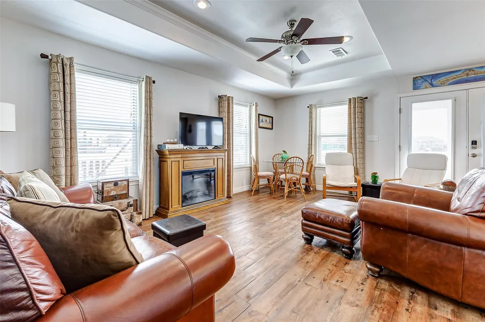 862 Holiday Crystal Beach, TX 77650