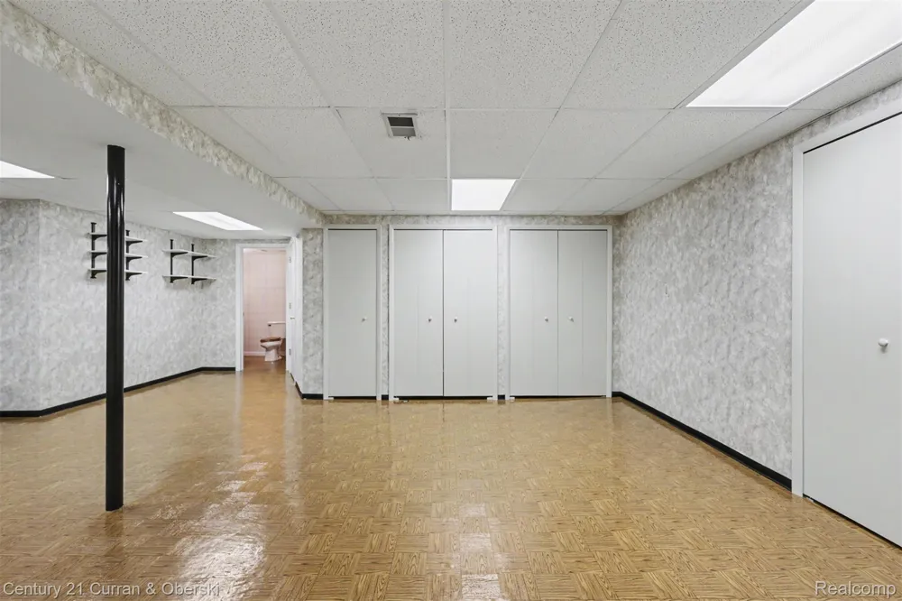 1 Cornell Court Dearborn City, MI 48124