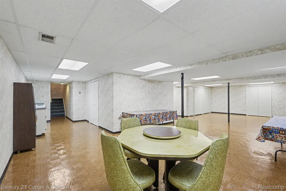 1 Cornell Court Dearborn City, MI 48124
