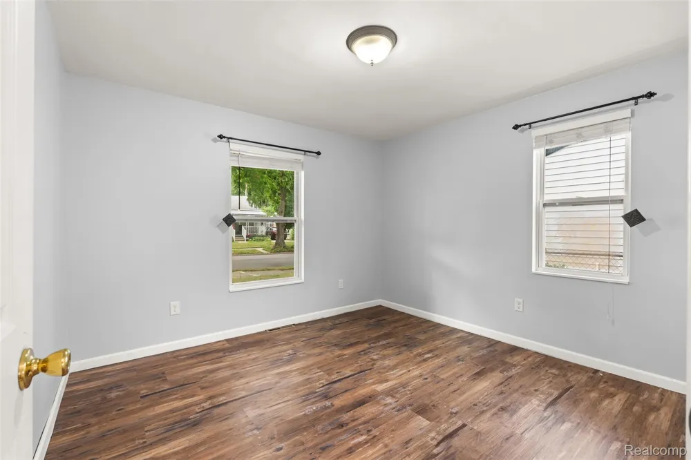 1821 E HAZELHURST STREET Ferndale City, MI 48220