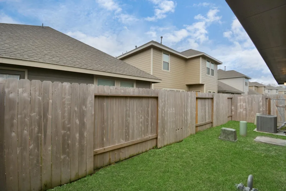 15826 Menlow Bend Drive Humble, TX 77396