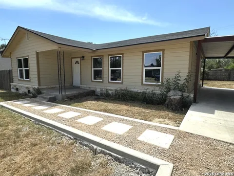 907 Dove Ave.