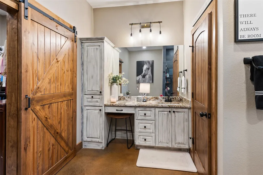 1402 Eagle Ferry Road Anahuac, TX 77514