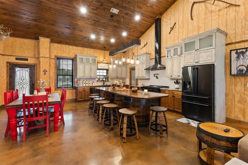 1402 Eagle Ferry Road Anahuac, TX 77514