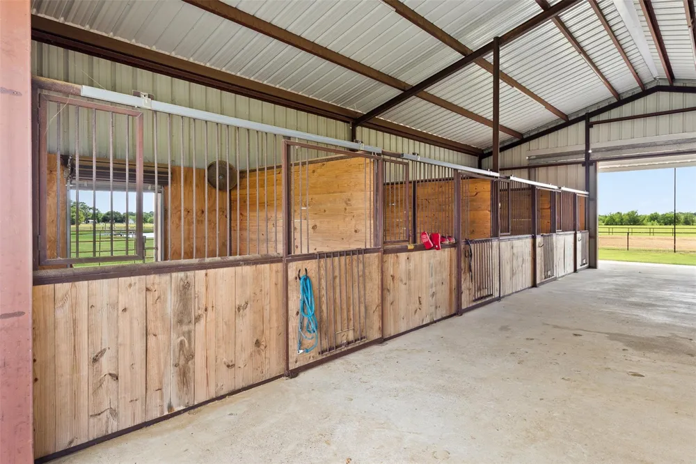 1402 Eagle Ferry Road Anahuac, TX 77514