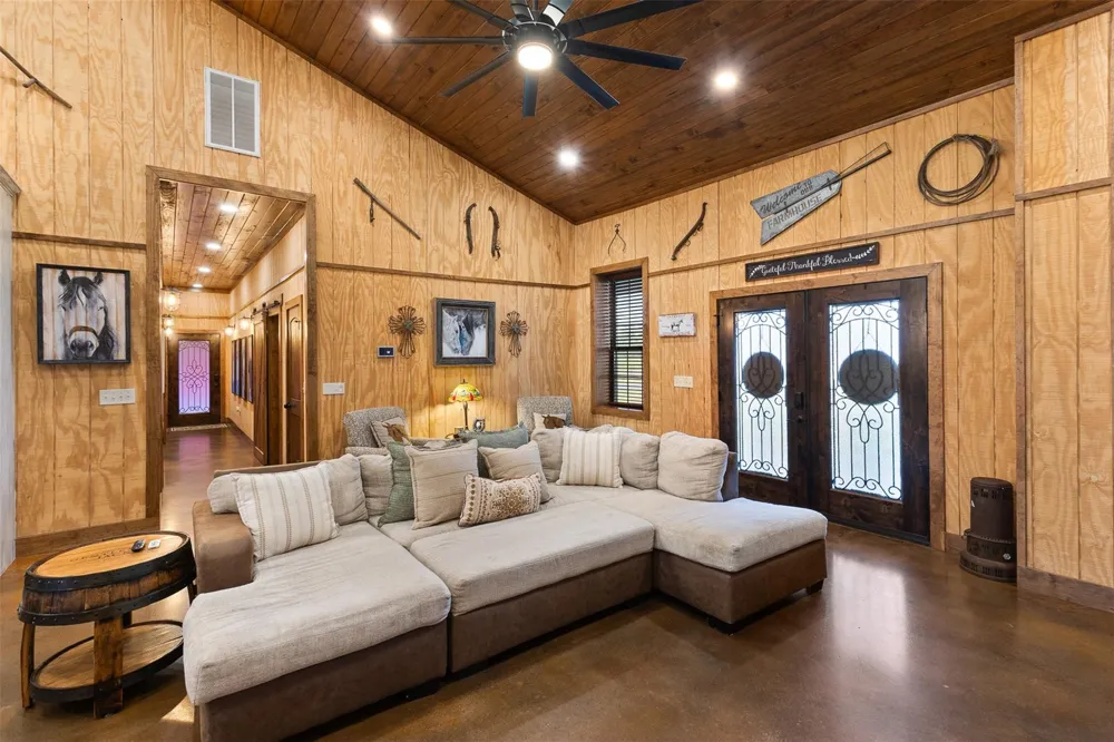 1402 Eagle Ferry Road Anahuac, TX 77514