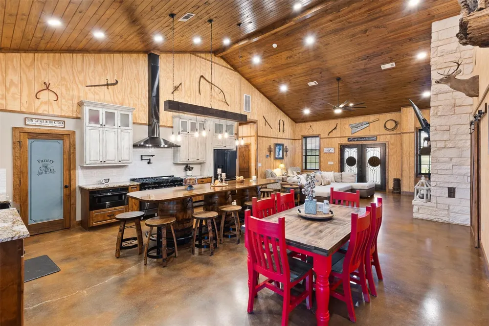 1402 Eagle Ferry Road Anahuac, TX 77514