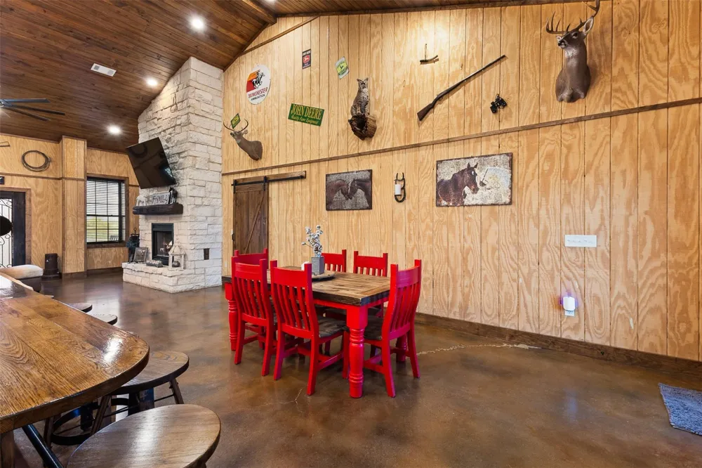 1402 Eagle Ferry Road Anahuac, TX 77514