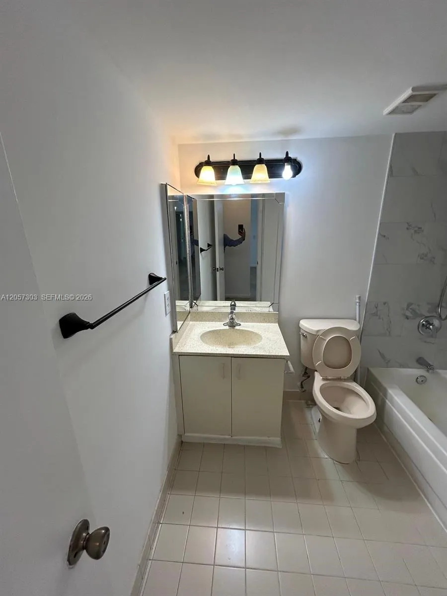 8851 Wiles Rd #208 Coral Springs, FL 33067