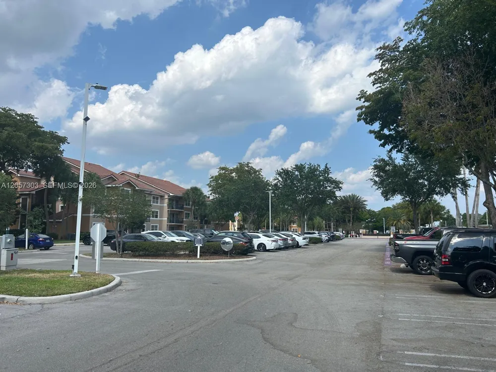 8851 Wiles Rd #208 Coral Springs, FL 33067