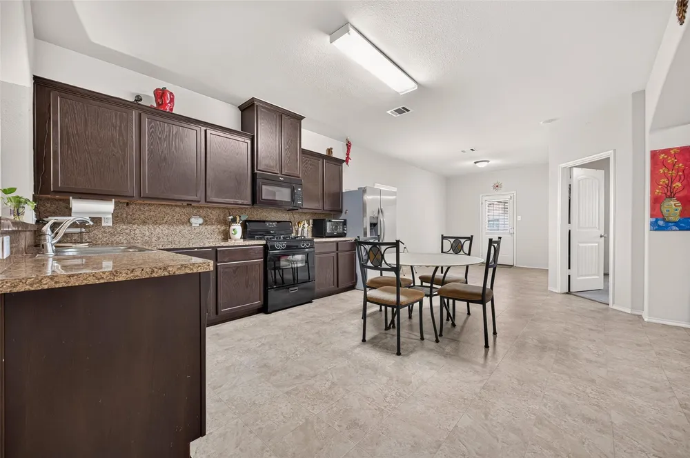 7870 Maverick Trace Lane Cypress, TX 77433