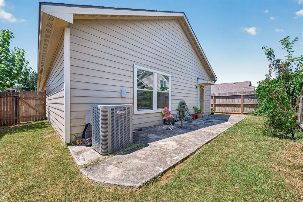 7870 Maverick Trace Lane Cypress, TX 77433