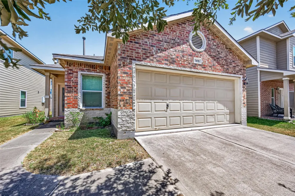 7870 Maverick Trace Lane Cypress, TX 77433