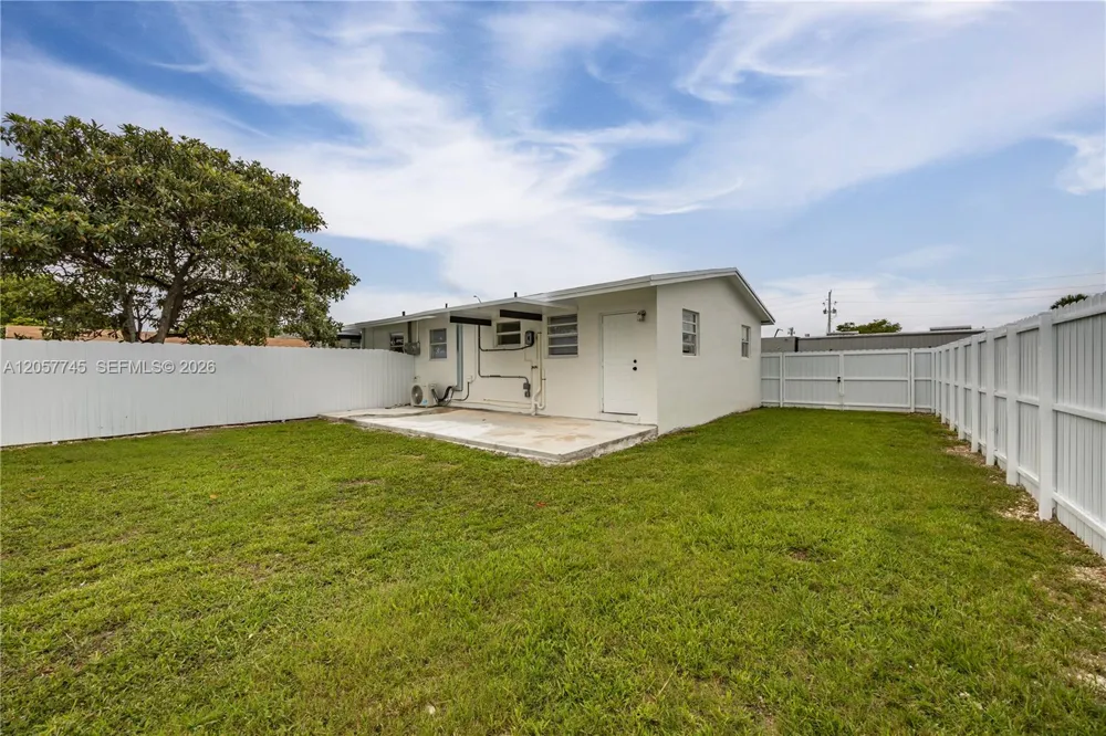 10521 SW 184th St #10523 Cutler Bay, FL 33157