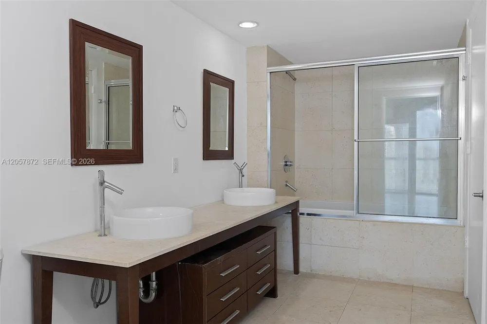 495 Brickell Ave #5007 Miami, FL 33131