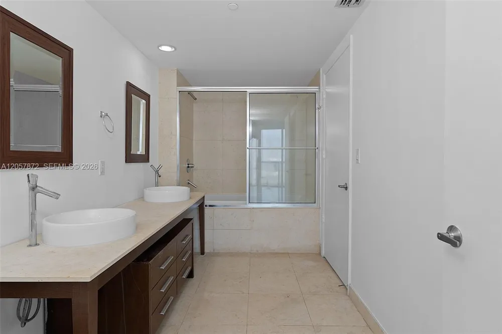 495 Brickell Ave #5007 Miami, FL 33131