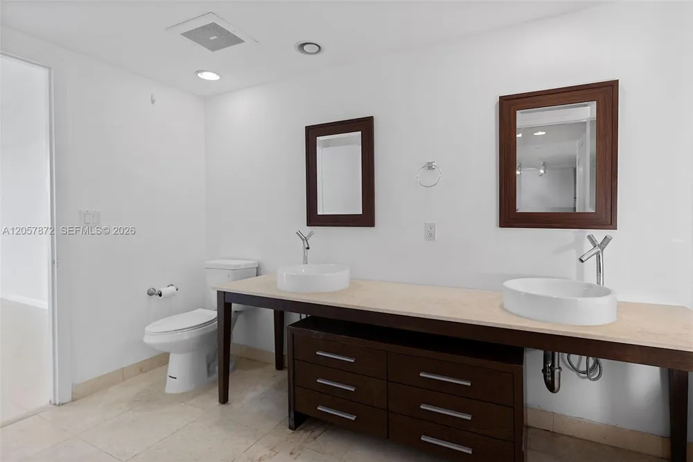 495 Brickell Ave #5007 Miami, FL 33131