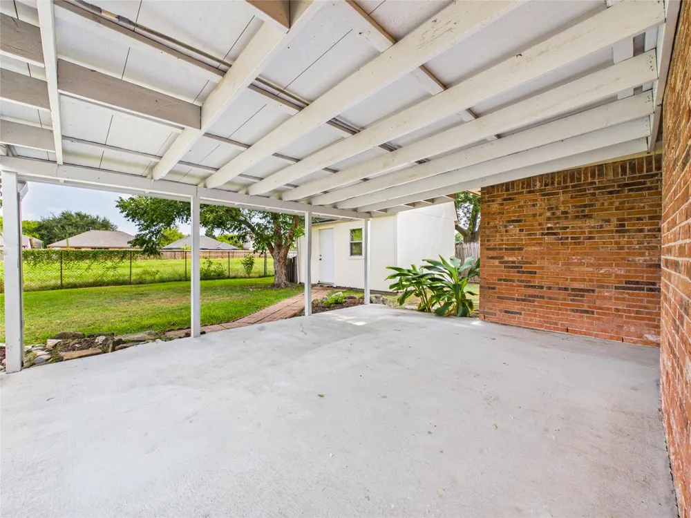 1817 Woodcrest Drive Deer Park, TX 77536