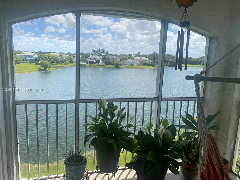 10015 NW 46 ST #306-5 Doral, FL 33178