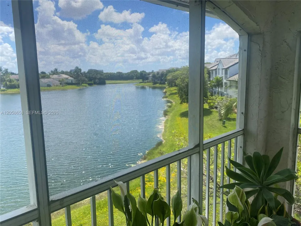 10015 NW 46 ST #306-5 Doral, FL 33178