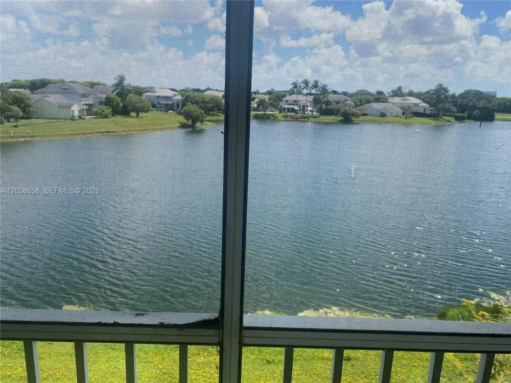 10015 NW 46 ST #306-5 Doral, FL 33178