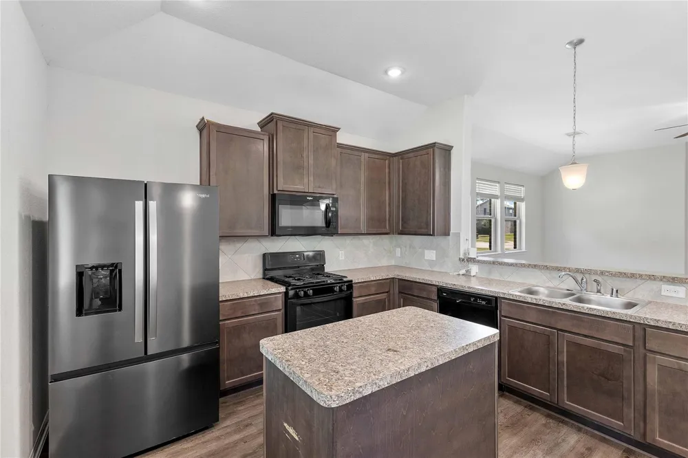 218 Rocky Ridge Drive Anahuac, TX 77514