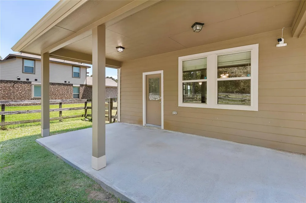218 Rocky Ridge Drive Anahuac, TX 77514