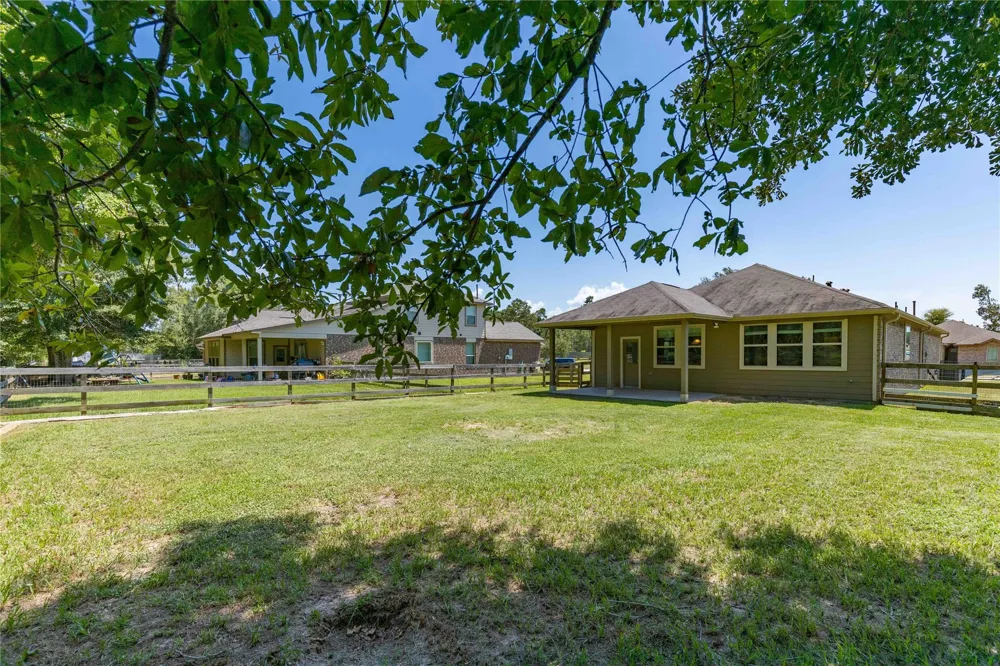 218 Rocky Ridge Drive Anahuac, TX 77514