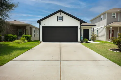 14539 Maple Field Dr