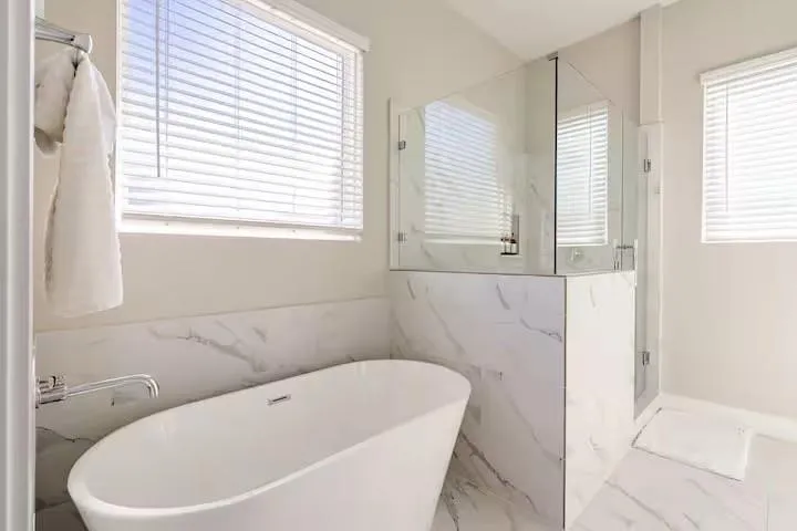2622 Huntington Creek Lane Houston, TX 77093