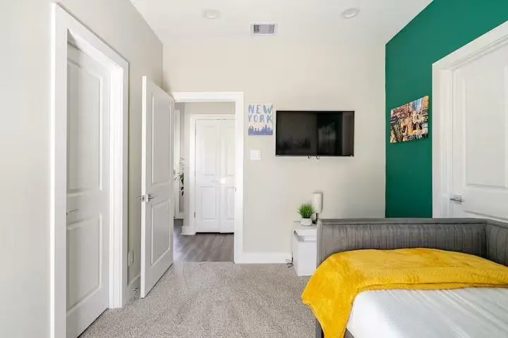 2622 Huntington Creek Lane Houston, TX 77093