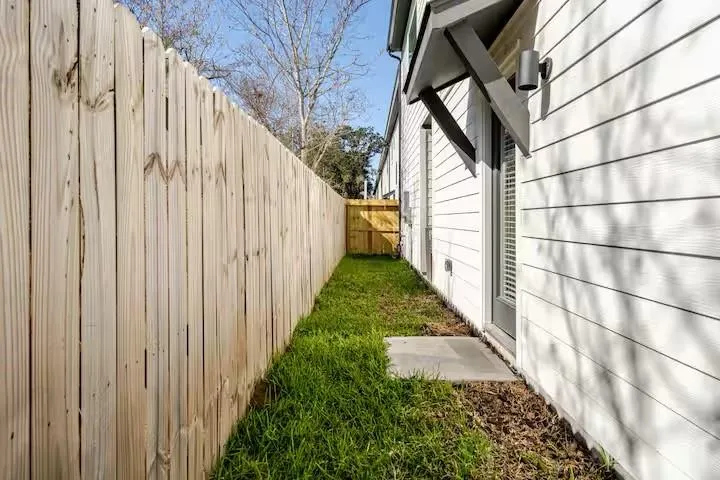 2622 Huntington Creek Lane Houston, TX 77093