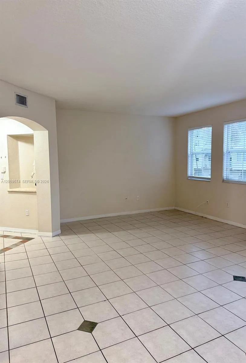 8906 W Flagler St #216 Miami, FL 33174