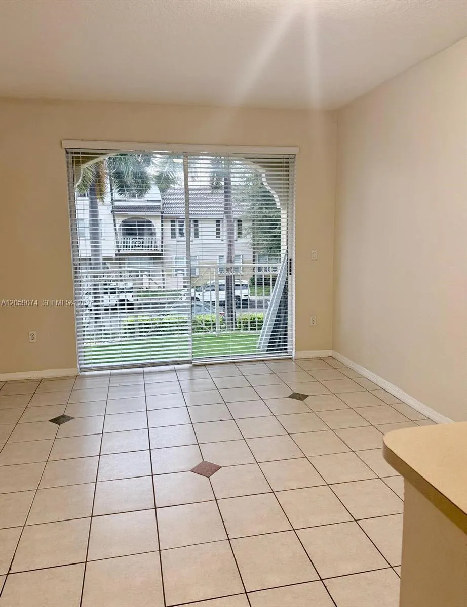 8906 W Flagler St #216 Miami, FL 33174