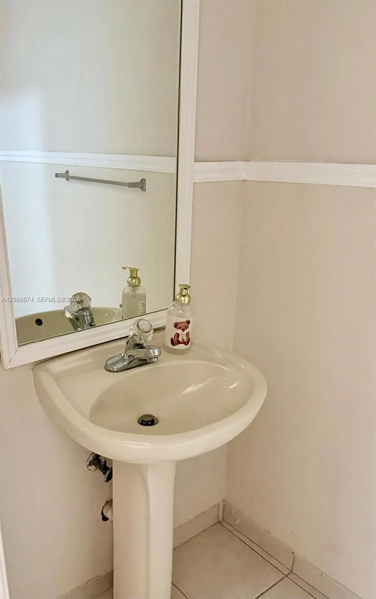 8906 W Flagler St #216 Miami, FL 33174