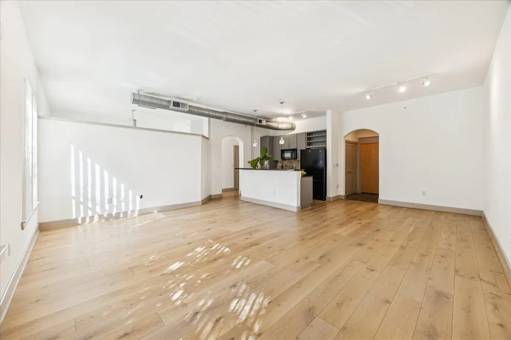 1901 Post Oak Boulevard #2203 Houston, TX 77056