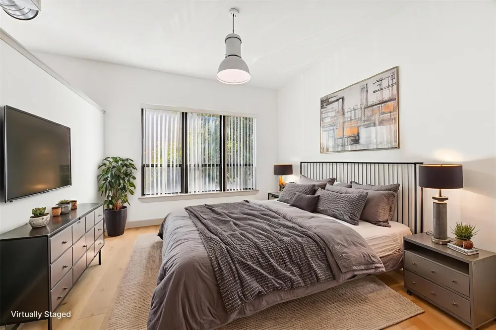 1901 Post Oak Boulevard #2203 Houston, TX 77056