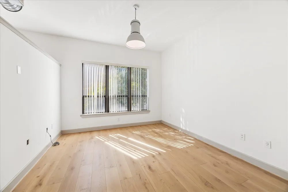 1901 Post Oak Boulevard #2203 Houston, TX 77056