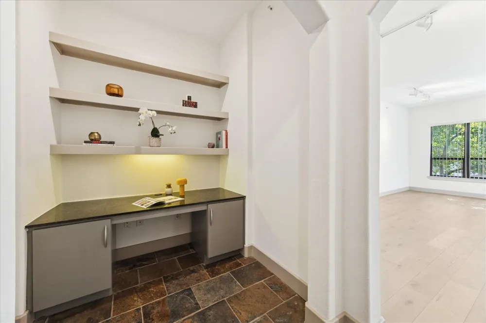 1901 Post Oak Boulevard #2203 Houston, TX 77056