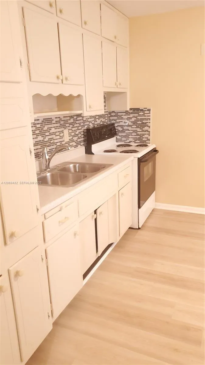 619 D St Lake Worth, FL 33460