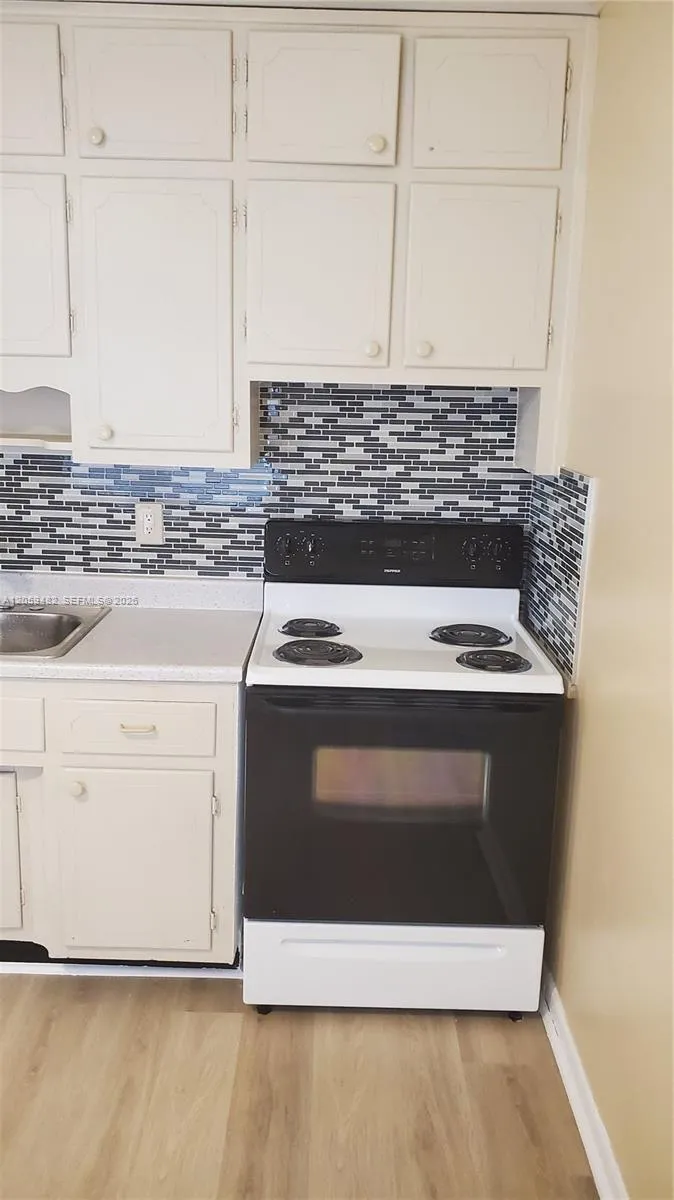 619 D St Lake Worth, FL 33460