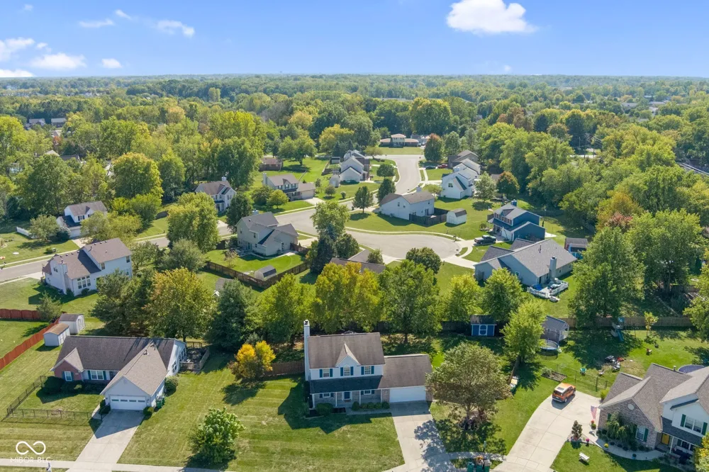 2015 Pheasant Run Westfield, IN 46074
