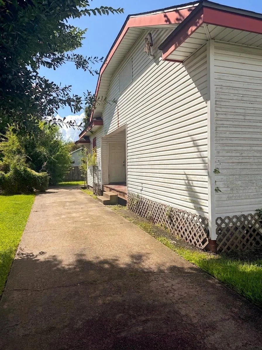 3142 7th Street Port Arthur, TX 77642