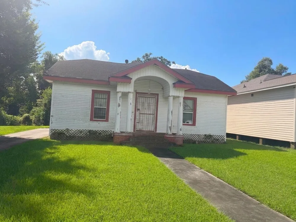 3142 7th Street Port Arthur, TX 77642