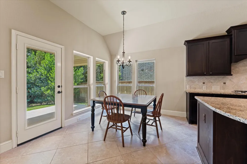 146 Diamond Back Lane Montgomery, TX 77316